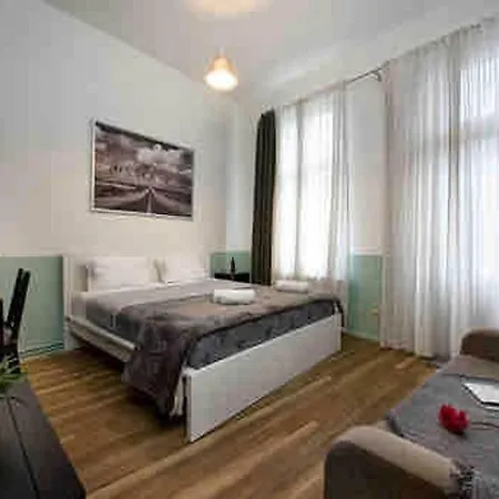 Hotelroom In N13 Prenzlauer Berg New