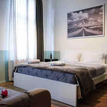 Hotelroom In N13 Prenzlauer Berg New Guest house Berlin